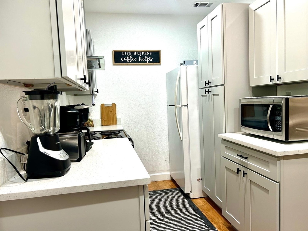 3927 Cole Avenue - Photo 9