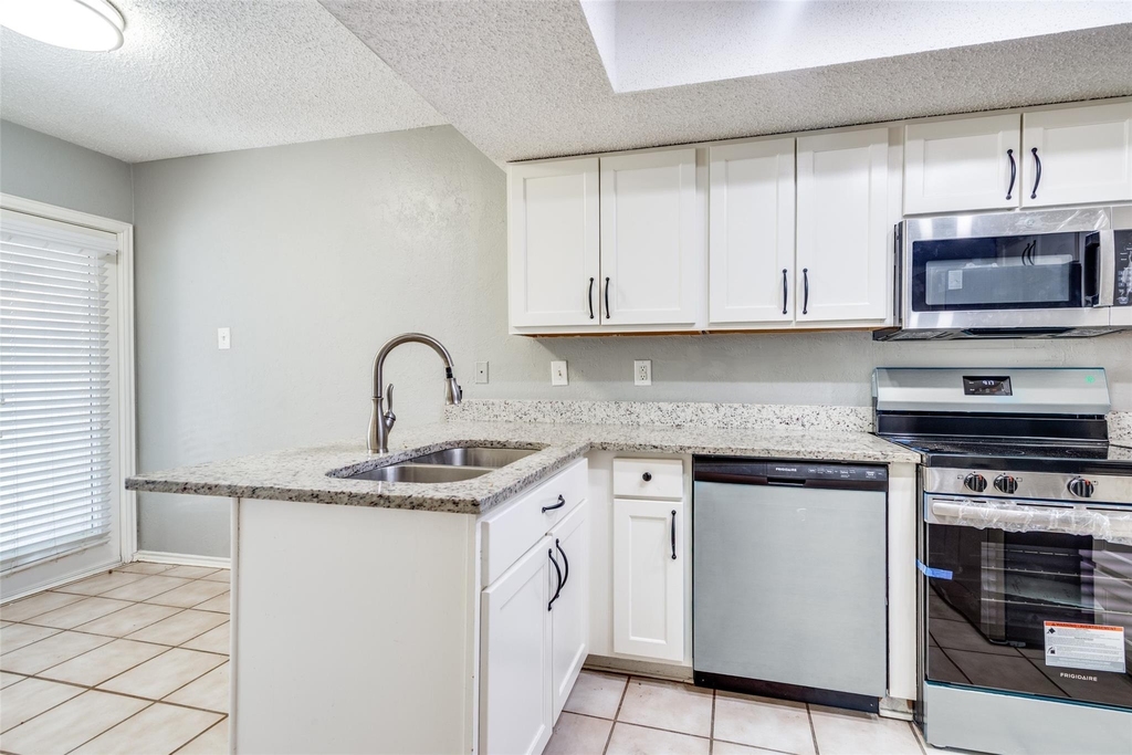18040 Midway Road - Photo 6