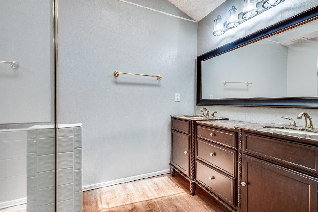 18040 Midway Road - Photo 8