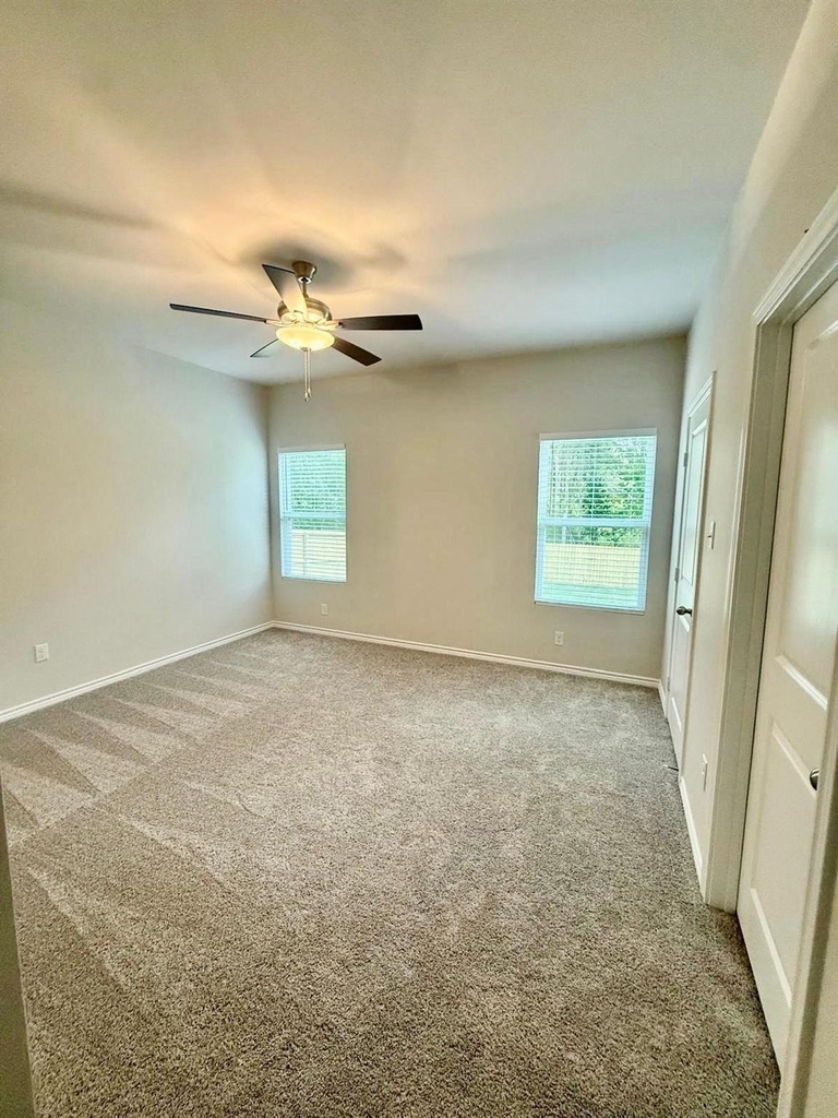 2703 Southern Oaks Drive - Photo 10
