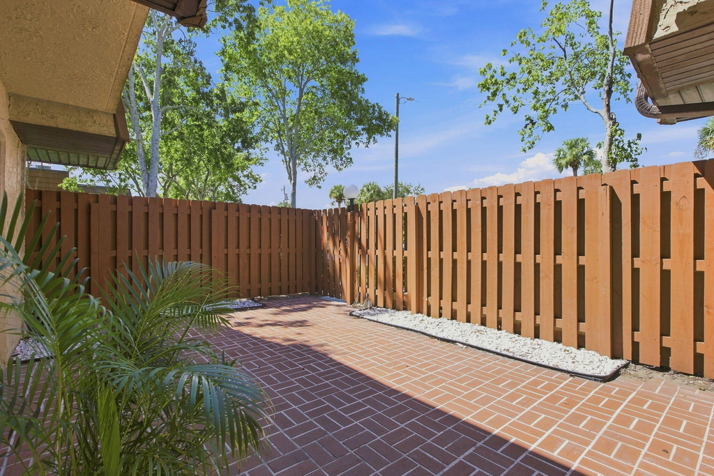 1302 Nebraska Avenue - Photo 16