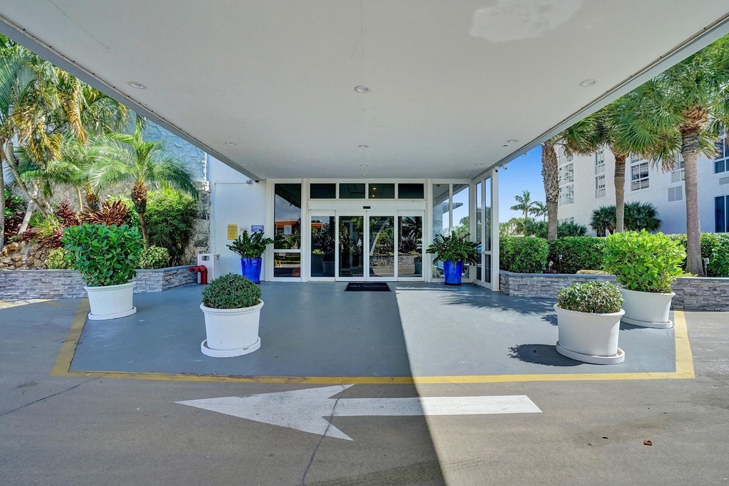 4250 Galt Ocean Drive - Photo 2