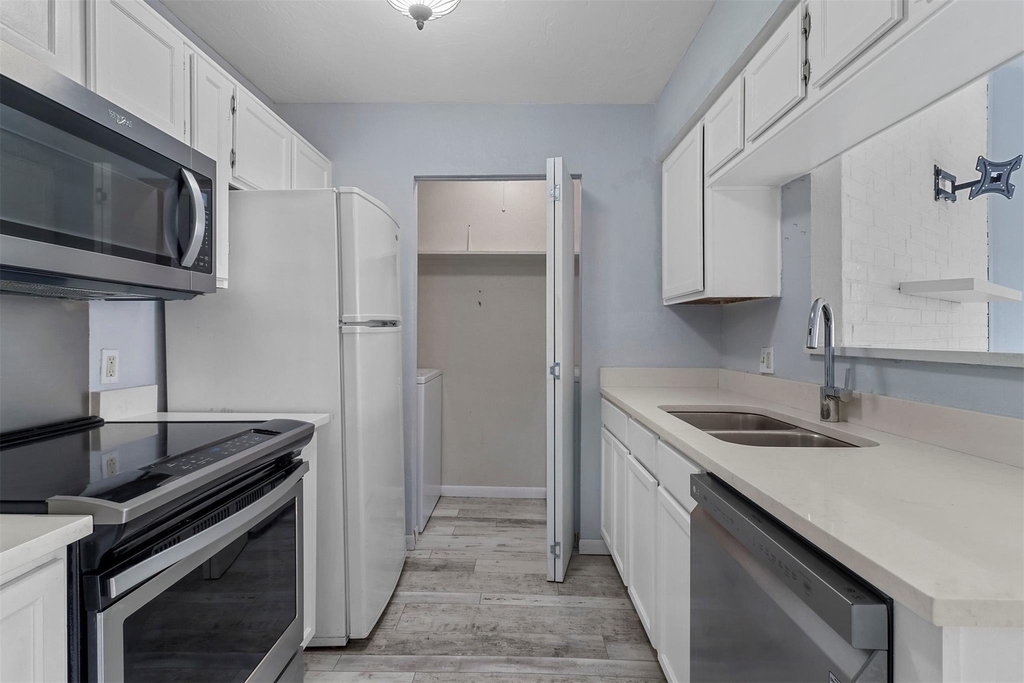 2400 Jupiter Road - Photo 4