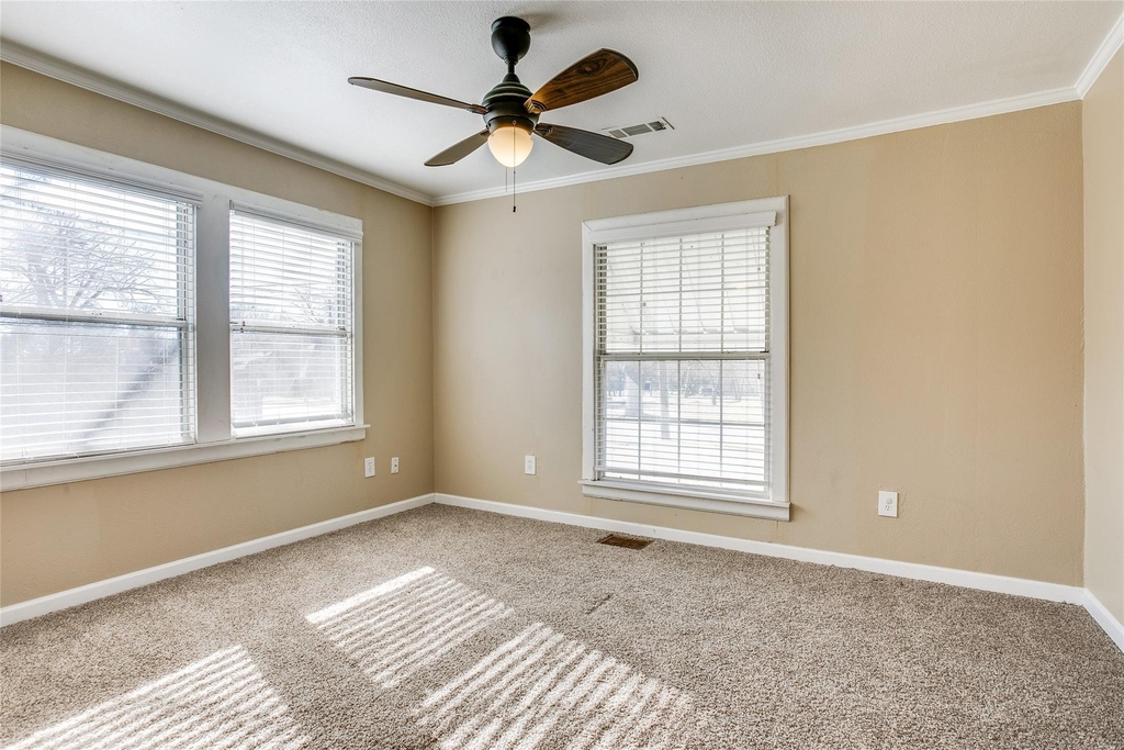 318 S Walker Street - Photo 19