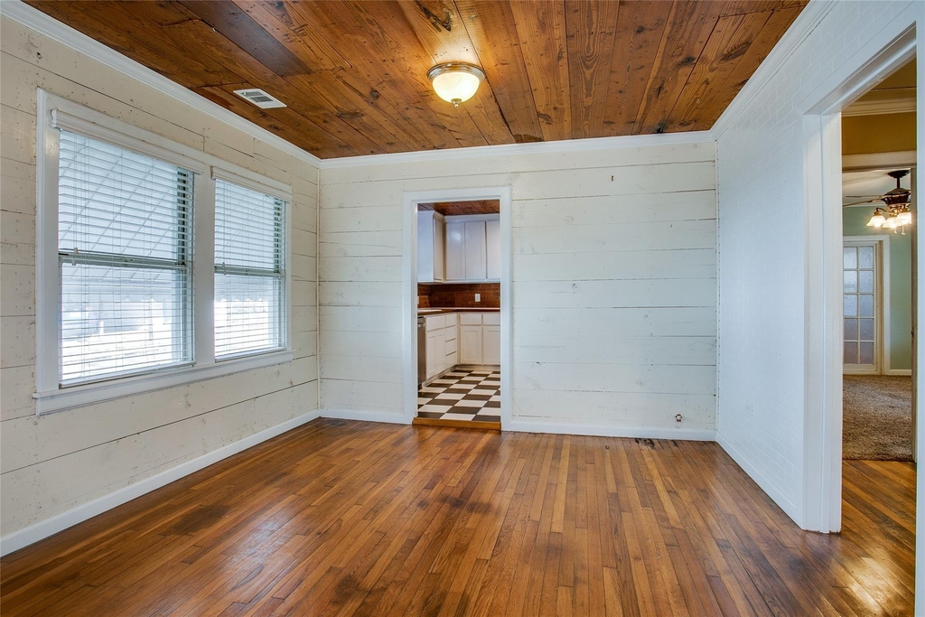 318 S Walker Street - Photo 6