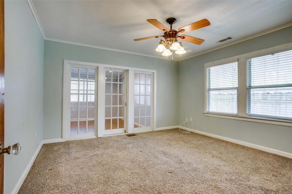 318 S Walker Street - Photo 18