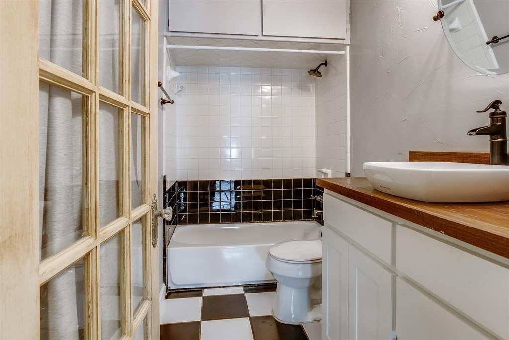 318 S Walker Street - Photo 21
