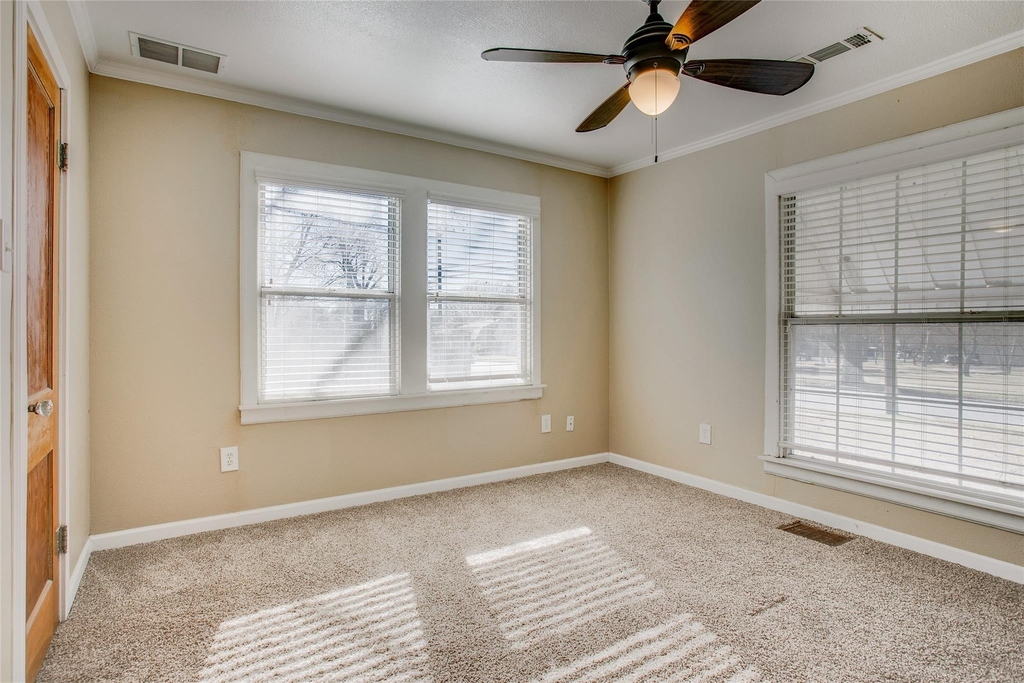 318 S Walker Street - Photo 20