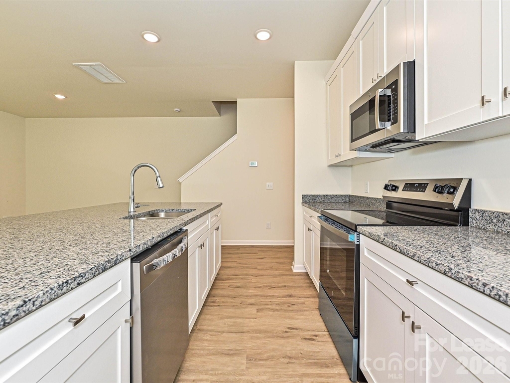 1725 E Cloaninger Avenue - Photo 9