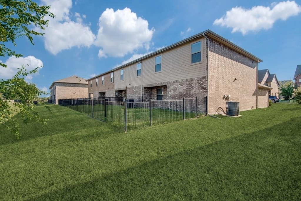 6815 Jade Drive - Photo 11