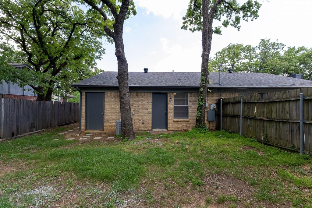 741 Woodland Court - Photo 20