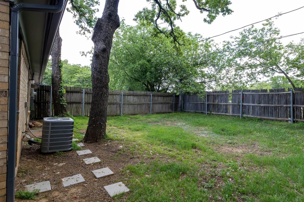 741 Woodland Court - Photo 23