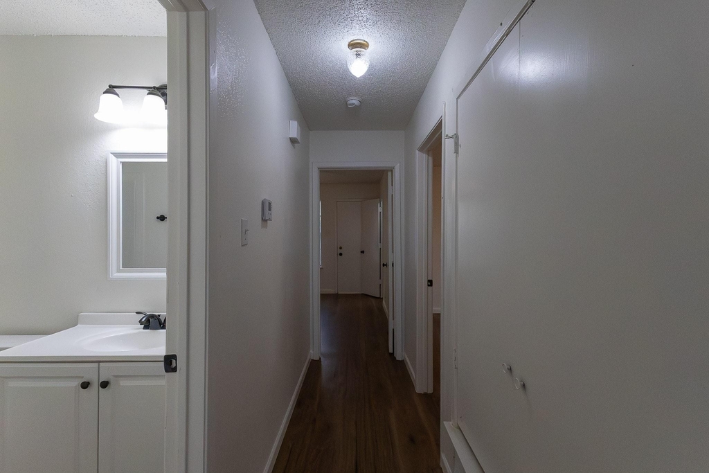 741 Woodland Court - Photo 19