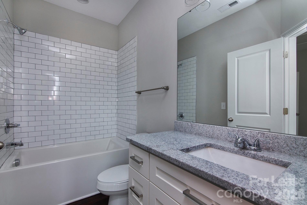 2915 Ross Avenue - Photo 15