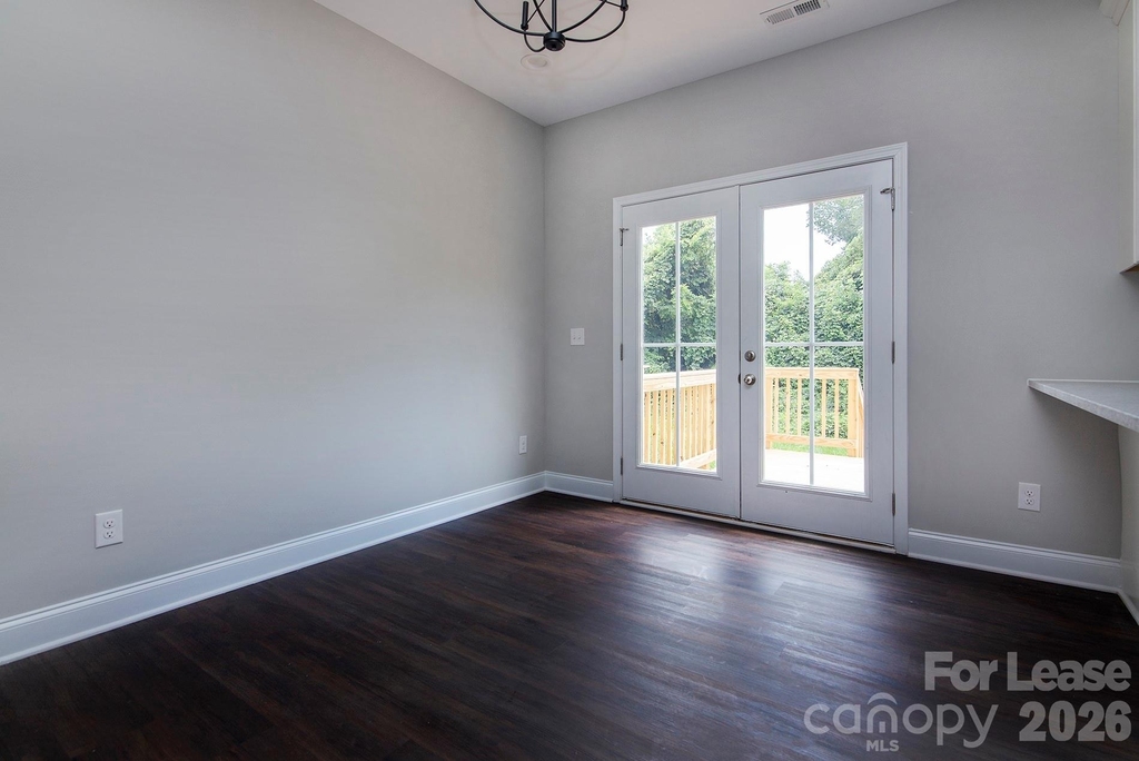 2915 Ross Avenue - Photo 9