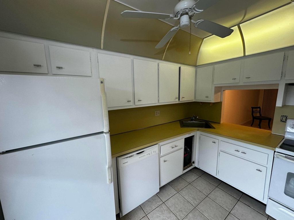 6091 Nw 61st Avenue - Photo 5