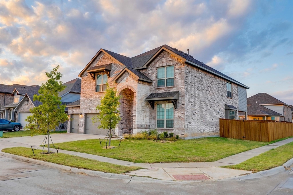 1521 Bison Trail - Photo 0