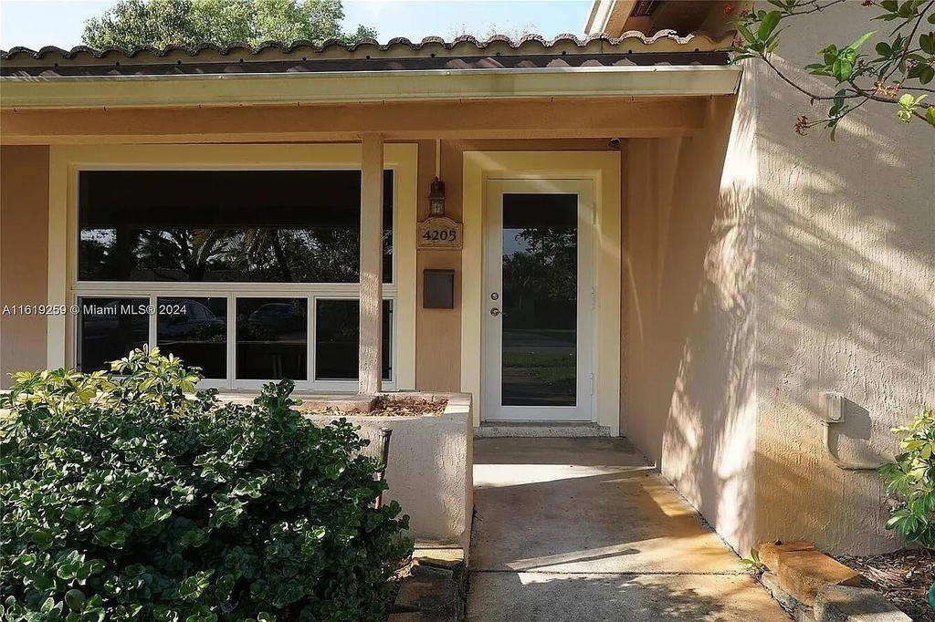 4205 Mckinley Street - Photo 10