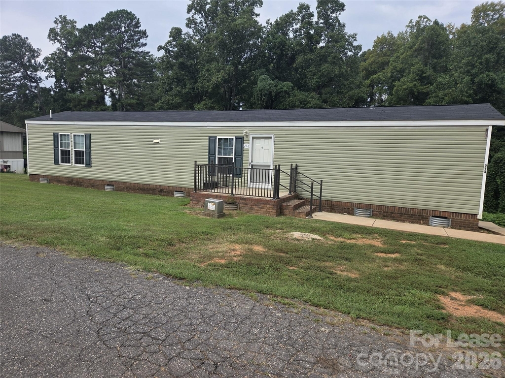 213 Kimberly Circle - Photo 0