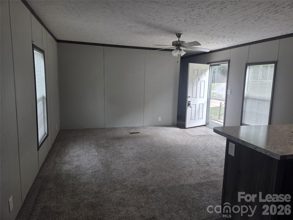 213 Kimberly Circle - Photo 3