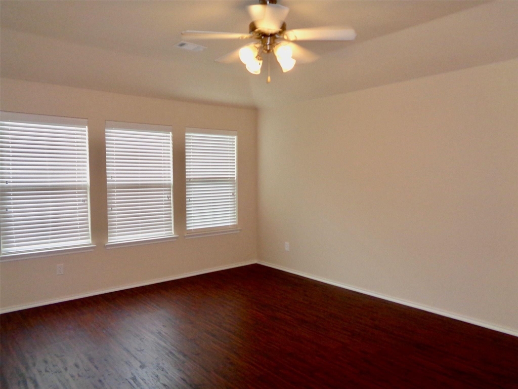 9700 Starfire - Photo 8