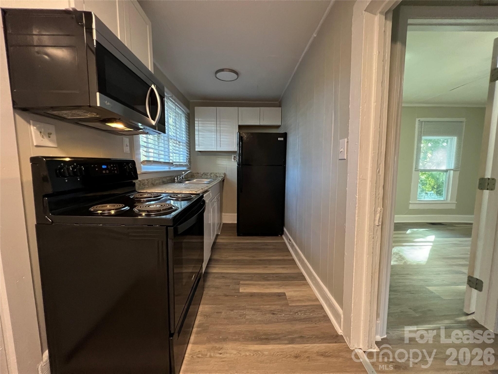 904 W 6th Avenue - Photo 2
