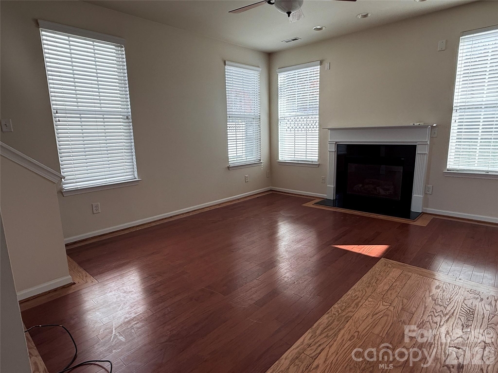 7549 Bluff Point Lane - Photo 4
