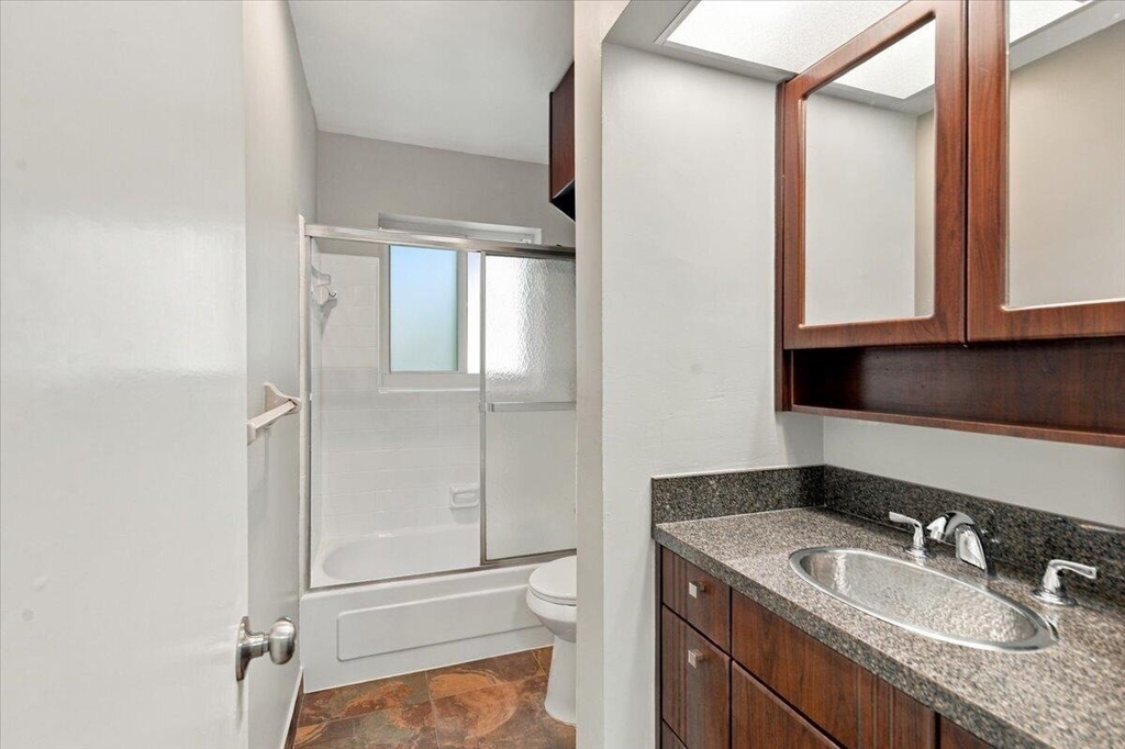 2110 Ne 39th Street - Photo 14