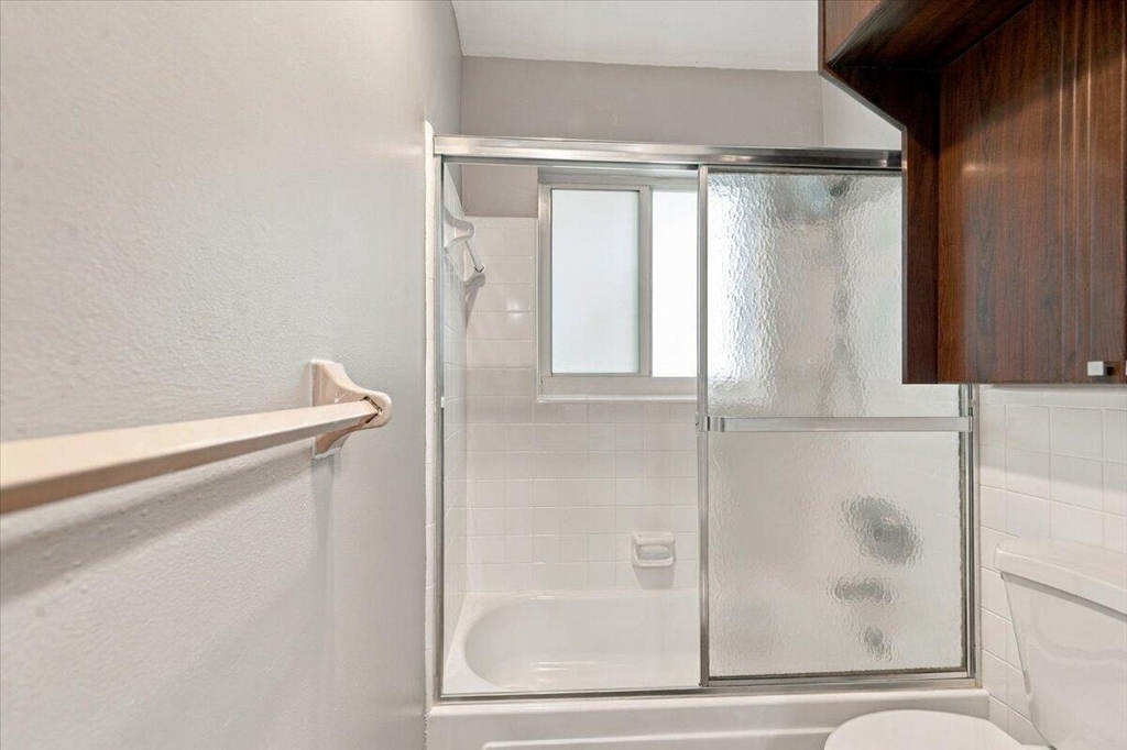 2110 Ne 39th Street - Photo 15