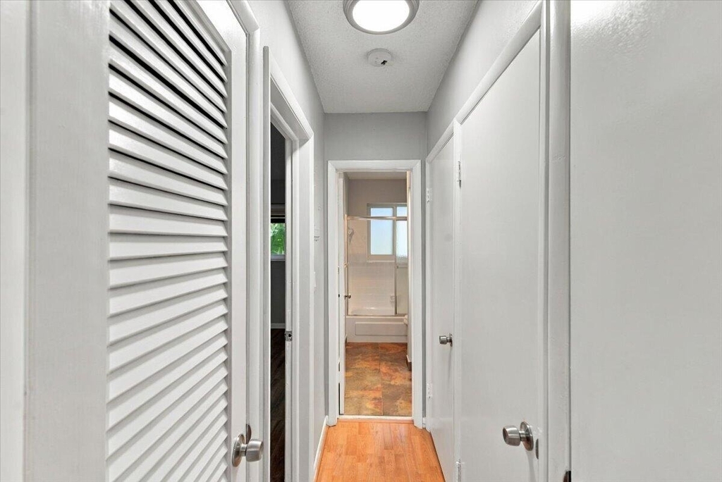 2110 Ne 39th Street - Photo 10