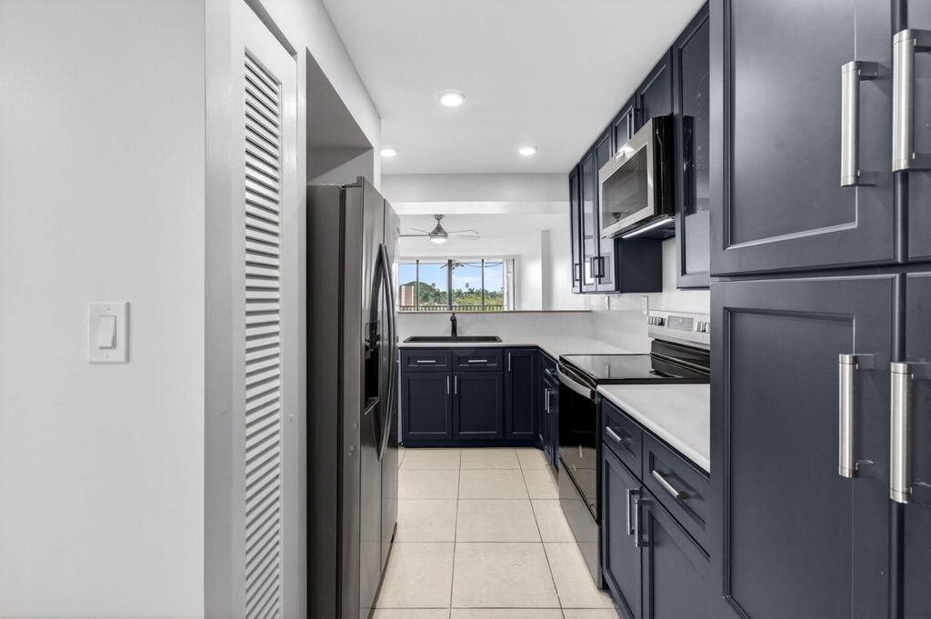 12 Royal Palm Way - Photo 10
