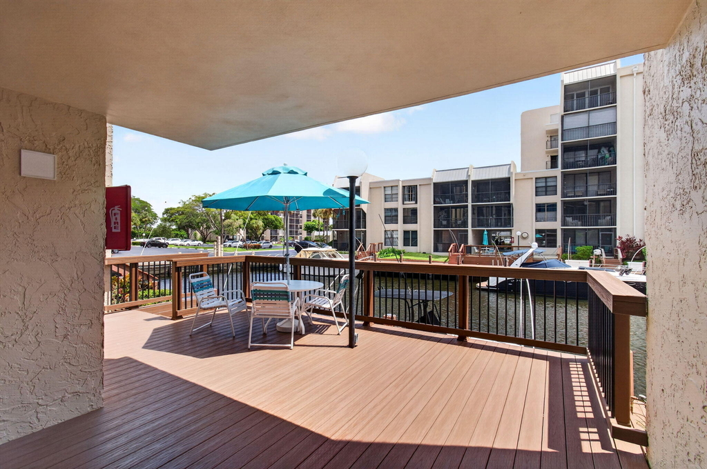 12 Royal Palm Way - Photo 33