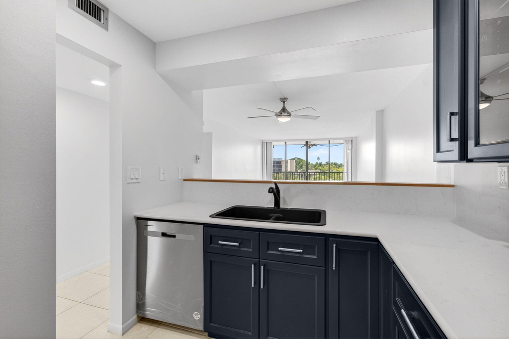 12 Royal Palm Way - Photo 12