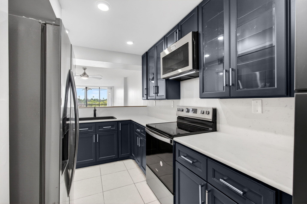 12 Royal Palm Way - Photo 6