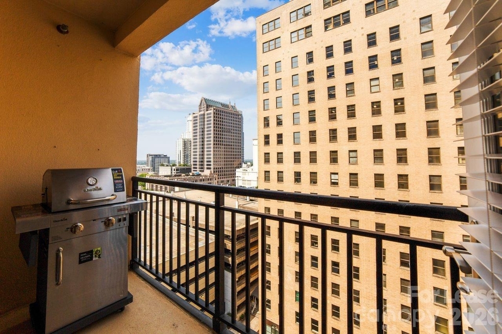 230 S Tryon Street - Photo 21