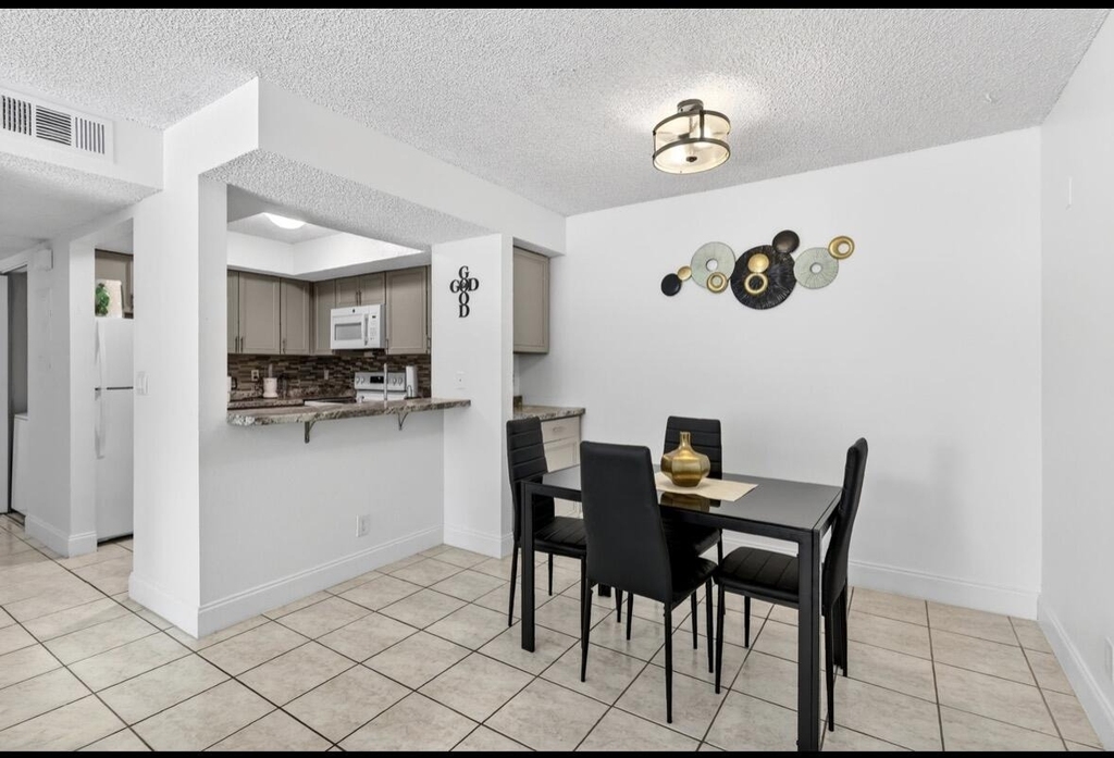 1548 Se Royal Green Circle - Photo 3