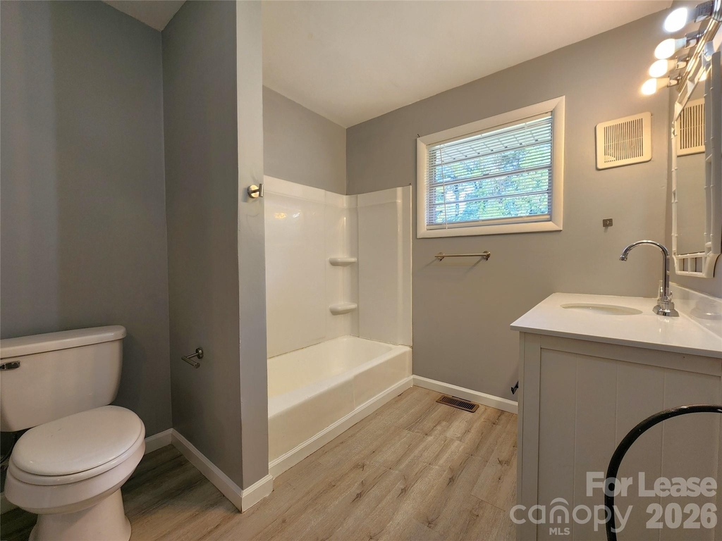 210 N Salisbury Avenue - Photo 11