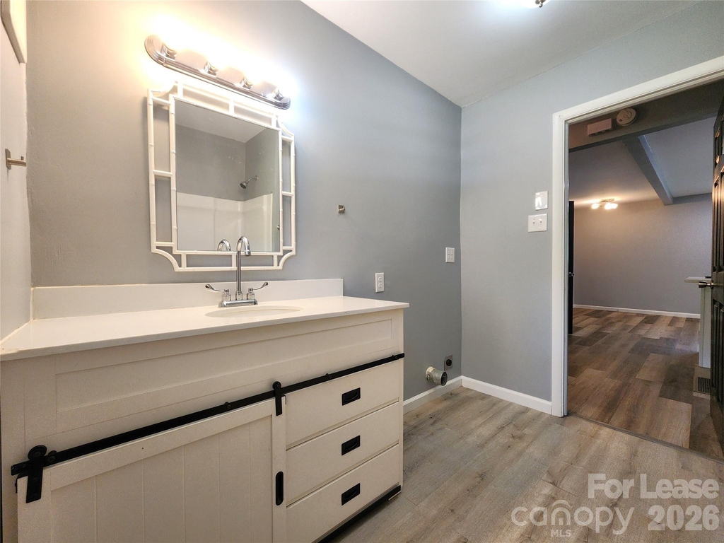 210 N Salisbury Avenue - Photo 10