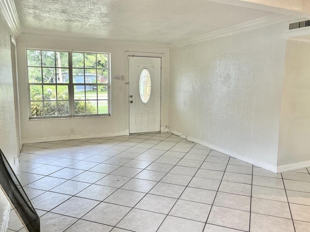 112 Newton Road - Photo 6