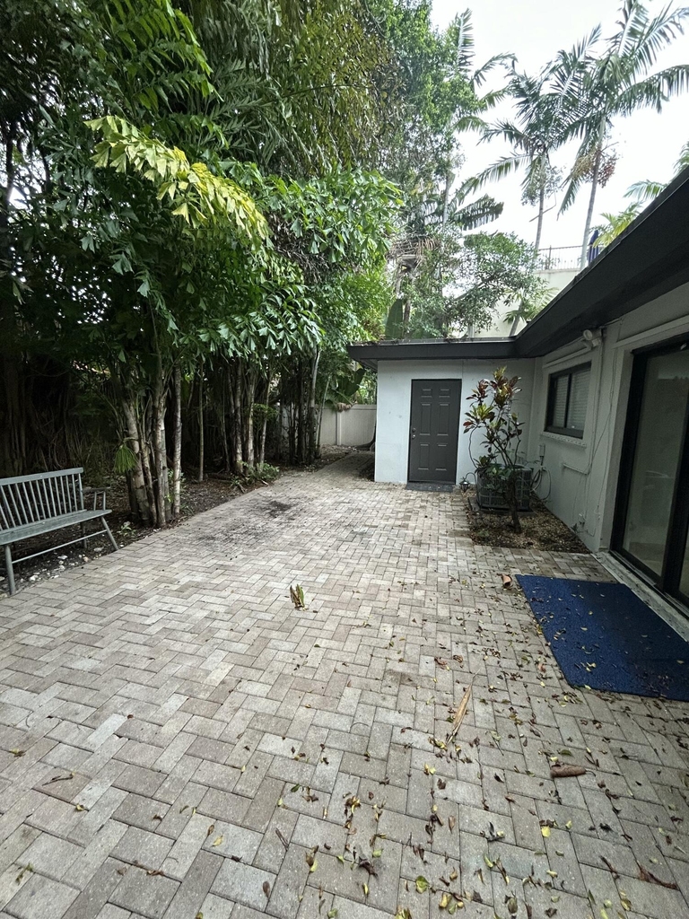 820 N Victoria Park Road - Photo 10