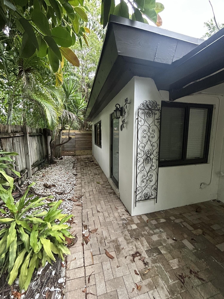 820 N Victoria Park Road - Photo 13
