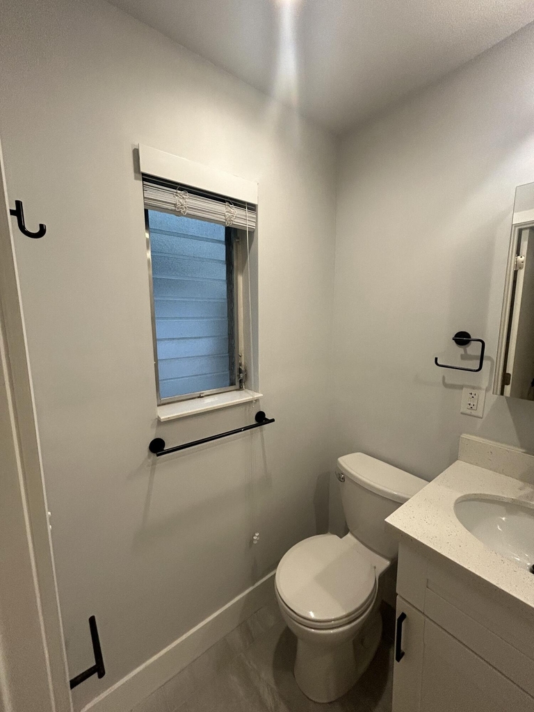 820 N Victoria Park Road - Photo 4