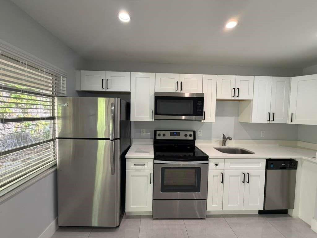 820 N Victoria Park Road - Photo 3