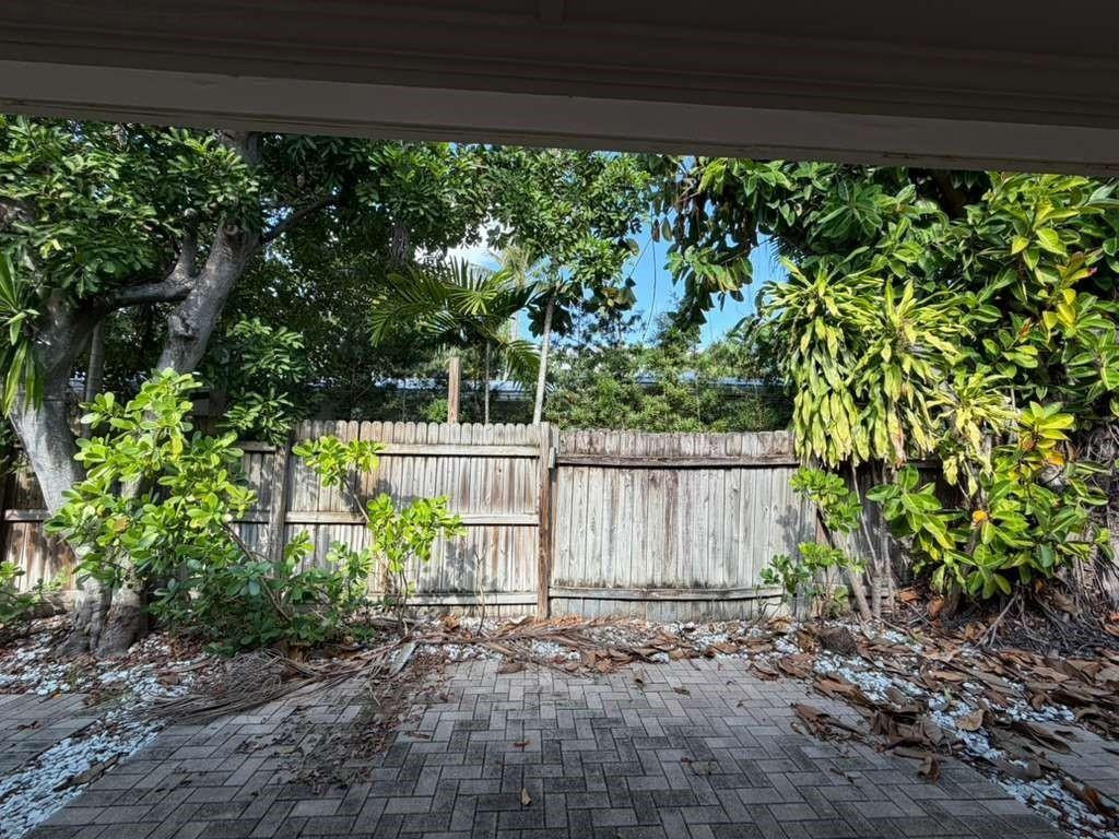 820 N Victoria Park Road - Photo 13