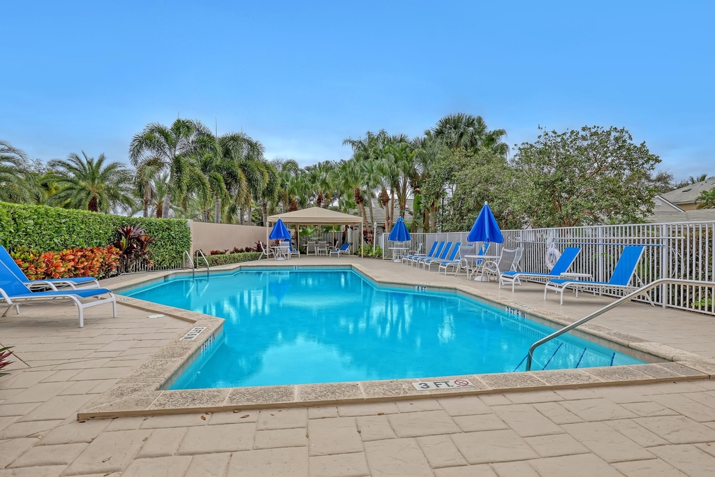 24 Admirals Court - Photo 1