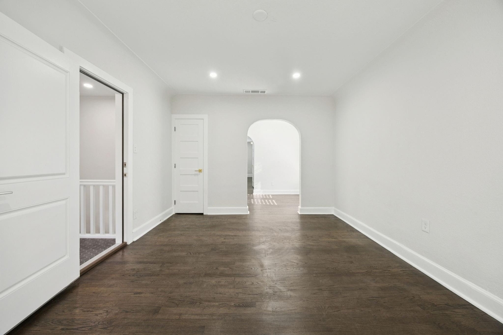 3210 N Haskell Avenue - Photo 5