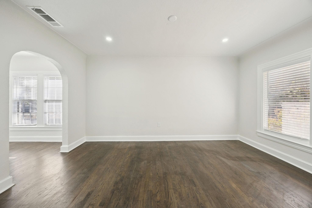 3210 N Haskell Avenue - Photo 3