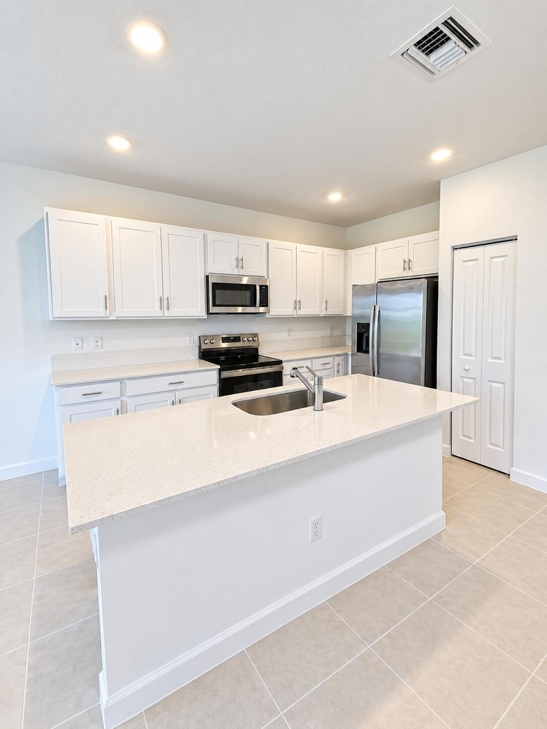 321 Se Crossoak Lane - Photo 3