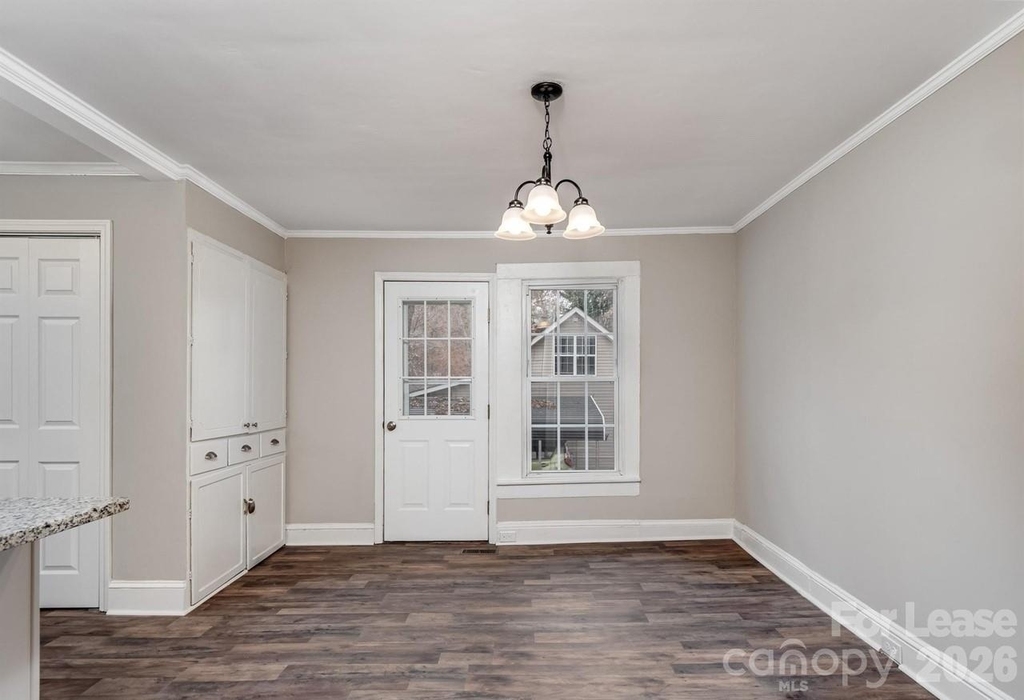 721 Broad Street - Photo 7
