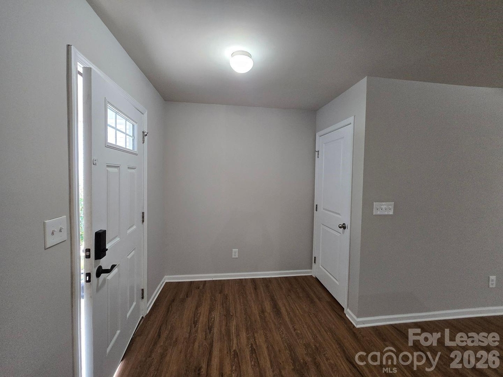 1819 Hooper Court - Photo 1